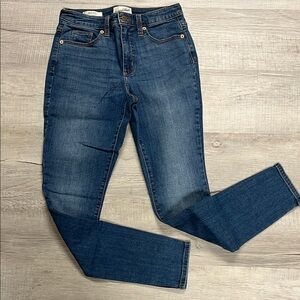 Universal Thread Dark Blue Skinny Jeans 27 inseam 30